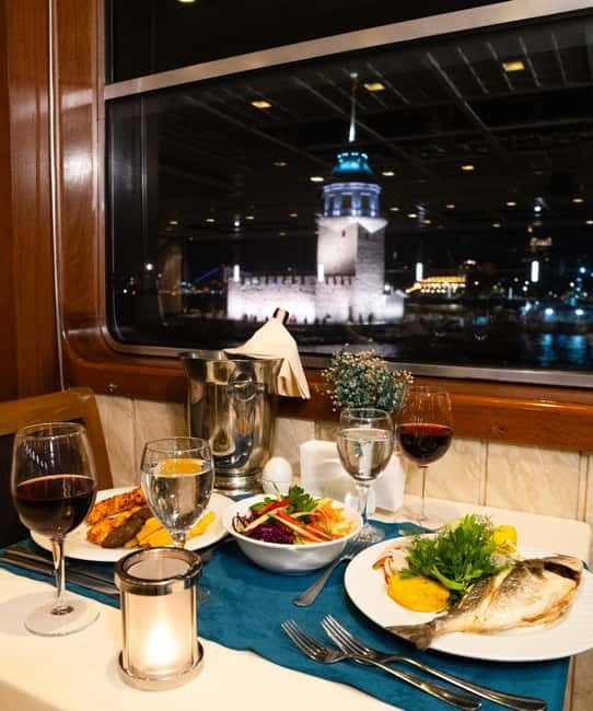 Istanbul: Bosphorus Dinner Cruise & Turkish Night Show - Photos, selfies, and one extra-cost surprise