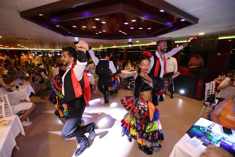 Istanbul: Bosphorus Dinner Cruise with Turkish Night Show - Who should book this evening