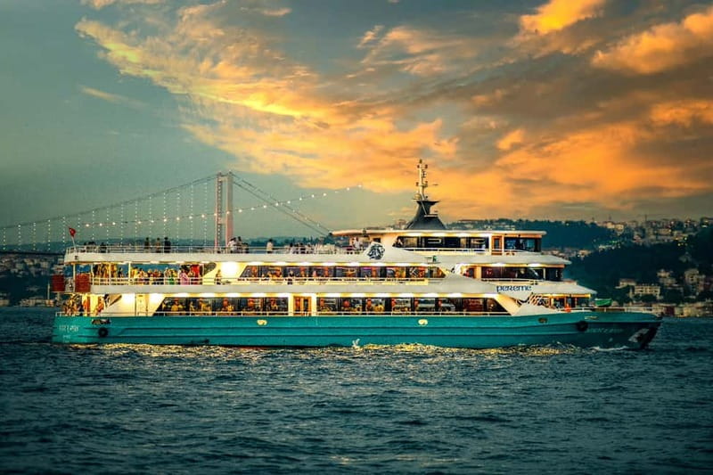 Istanbul: Bosphorus Dinner Cruise with Turkish Night Show - Dinner on the Pereme