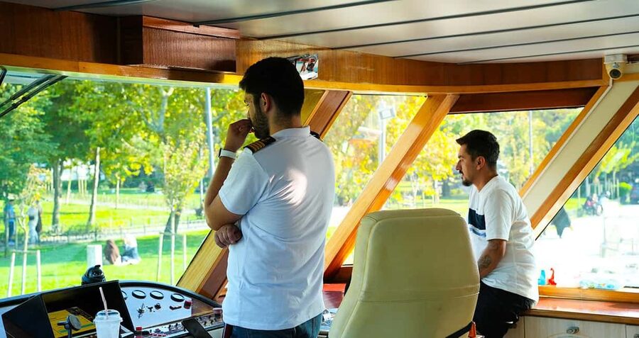 Istanbul: Bosphorus & Golden Horn Cruise Daytime or Sunset - The Bosphorus and the two-continent view
