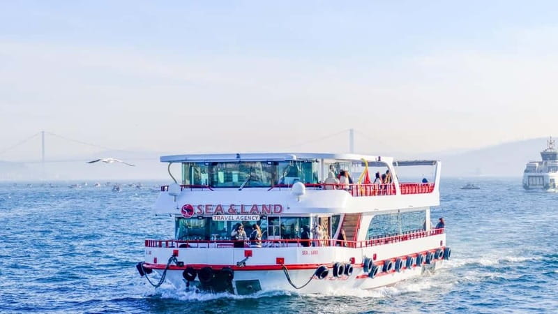 Istanbul: Bosphorus Sightseeing Cruise Tour with Audio Guide - What makes this Bosphorus cruise worth your time