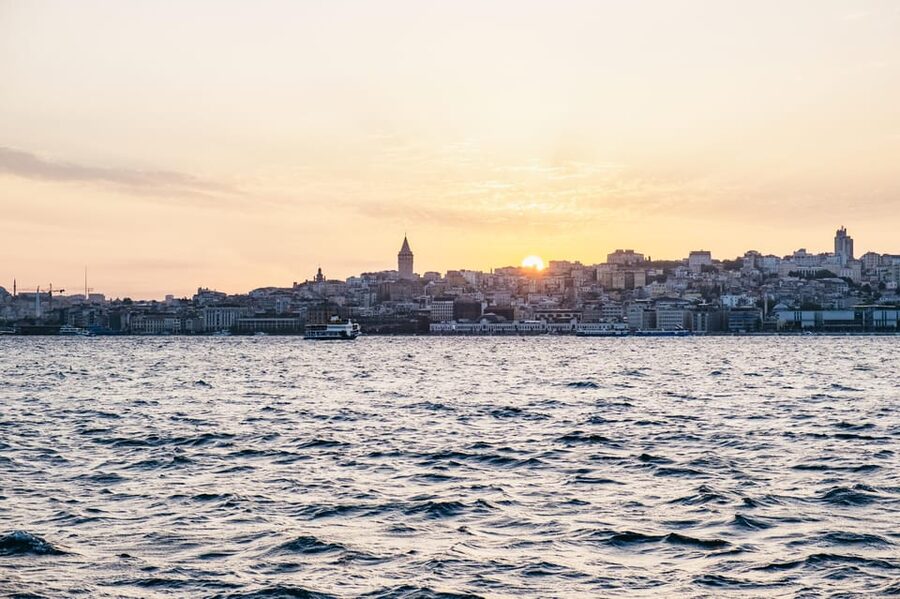 Istanbul: Bosphorus Sunset Cruise on a Luxury Yacht - Why the Bosphorus is the right place for an evening cruise
