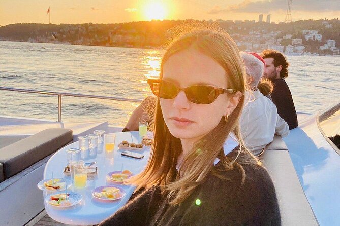 Istanbul Bosphorus Sunset Cruise on Luxury Yacht - The Asian shore: Anadolu Hisarı, Küçüksu, and Kuleli