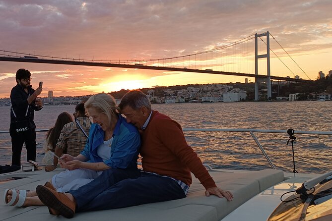 Istanbul Bosphorus Sunset Cruise on Luxury Yacht - Beylerbeyi Palace, Üsküdar, and the Maiden’s Tower