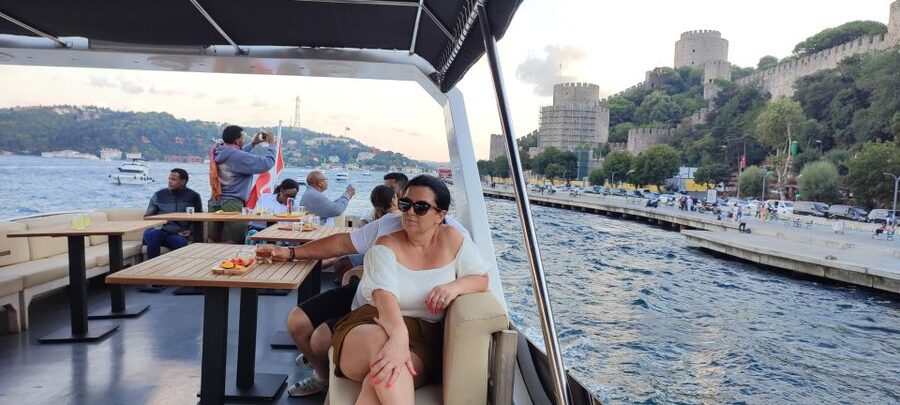 Istanbul: Bosphorus Sunset Cruise on Yacht with Live Guide - Snacks, drinks, and onboard comfort