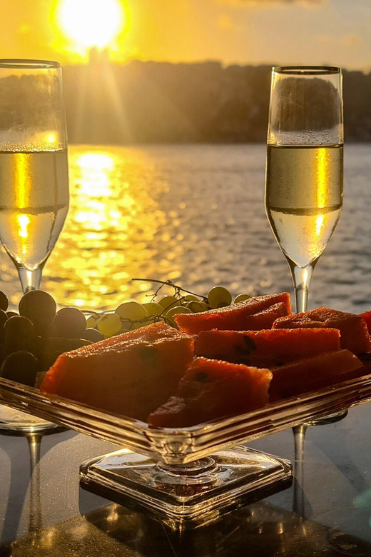 Istanbul: Bosphorus Sunset Cruise with Drinks & Snack - Why the Bosphorus is the right place to watch Istanbul change
