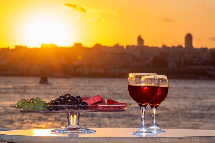 Istanbul: Bosphorus Sunset Cruise with Drinks & Snack - Crossing toward Anadolu Hisarı