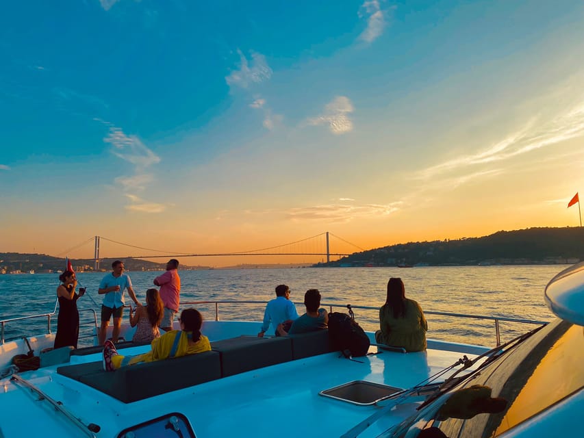 Istanbul: Bosphorus Sunset Yacht Cruise with Live Guide - The return through the Golden Horn and Galataport