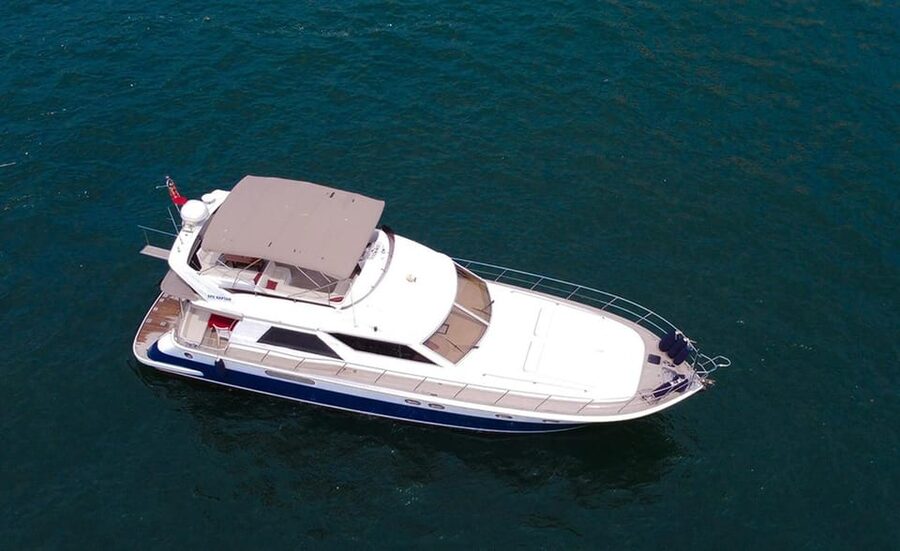 Istanbul: Bosphorus Yacht Cruise at Sunset with Snacks - Timing your sunset cruise