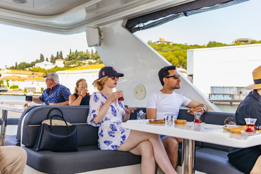 Istanbul: Bosphorus Yacht Cruise with Stopover on Asian Side - Kanlıca, the short Asian-side stop