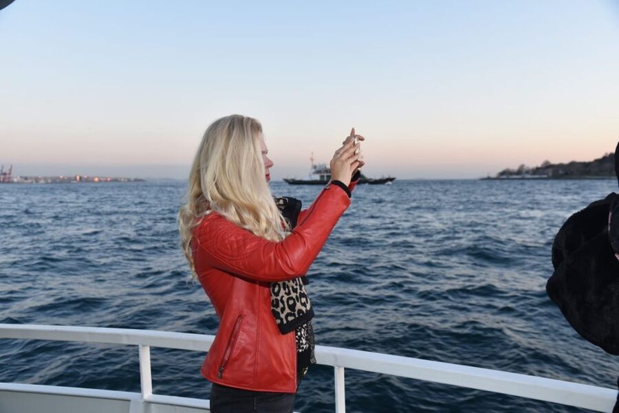 Istanbul: Explore Bosphorous on a Sunset Boat Cruise - What the $12 price really gives you