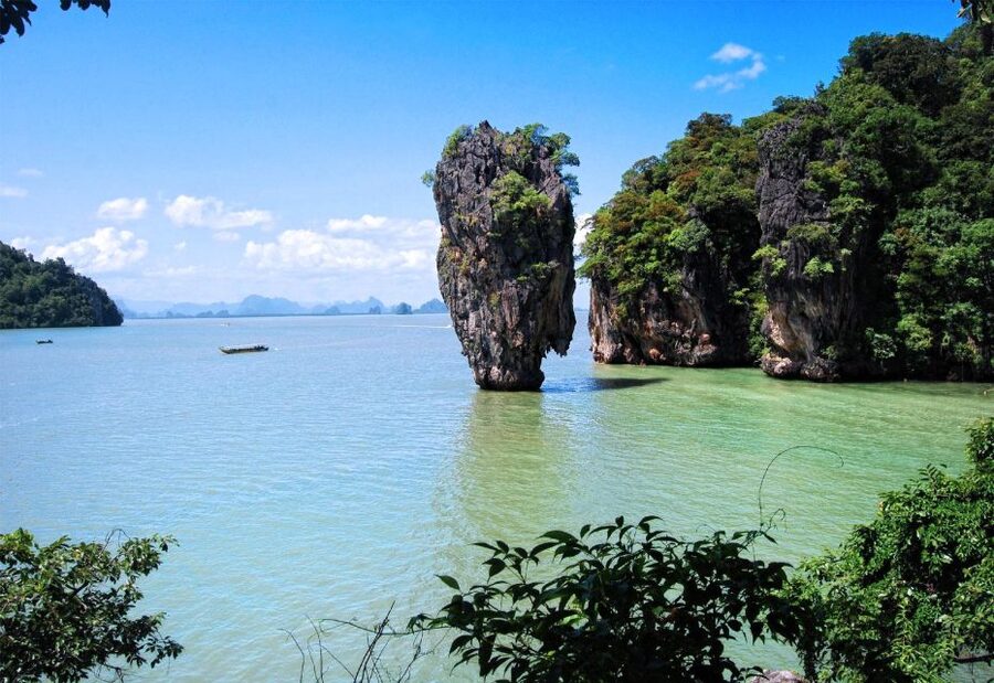 James Bond Island: Sightseeing Tour by Longtail Boat & Kayak - James Bond Island and the famous leaning rocks