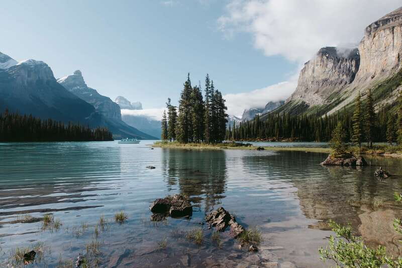 Jasper National Park: Maligne Lake Cruise With Guide - Spirit Island and the short walk ashore