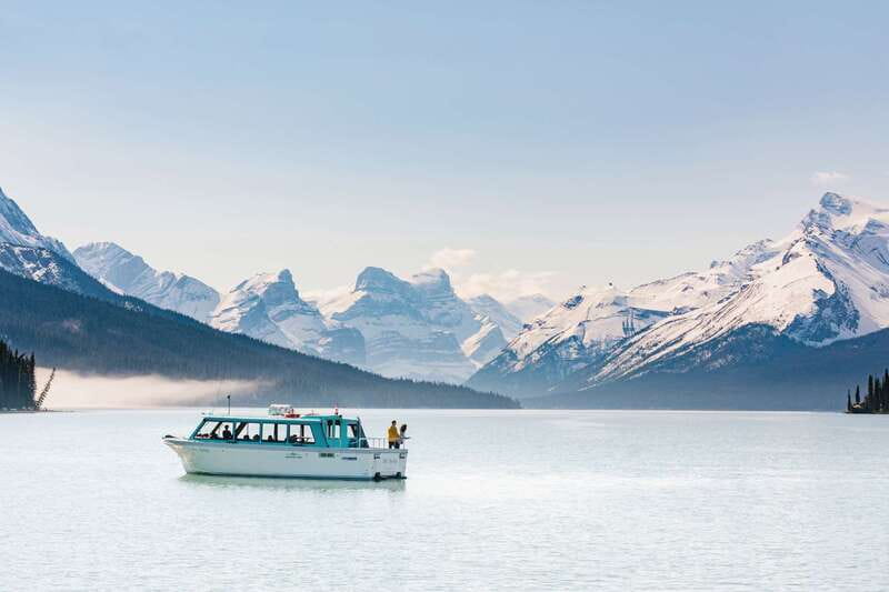 Jasper National Park: Maligne Lake Cruise With Guide - The first stretch across glacier-fed water