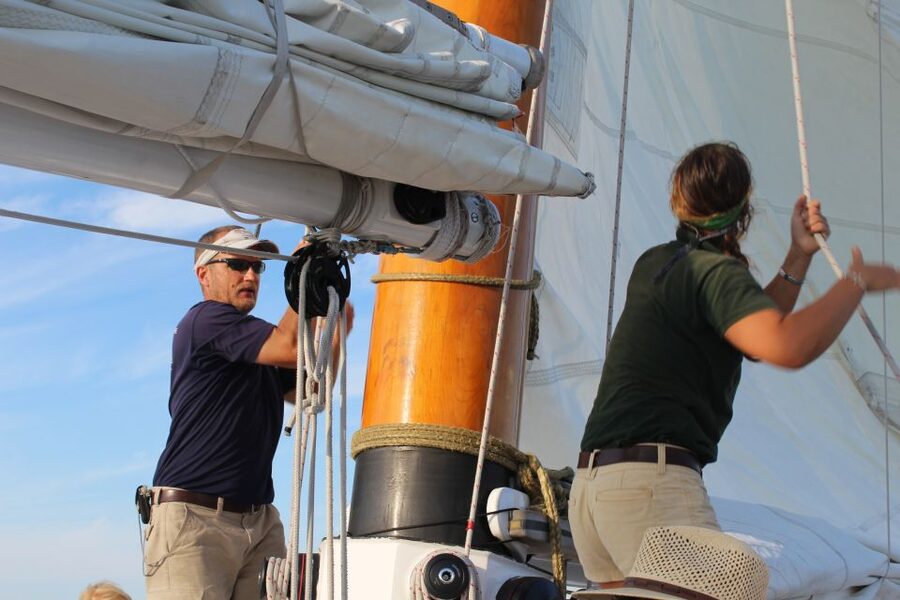 Key West: Schooner Sunset Sail with Food & Drinks - Hors d’oeuvres and drinks without the party-boat mood