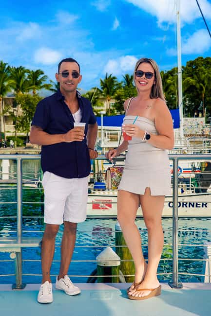 Key West Signature Sunset Cruise with Open Bar, Food & Music - Light Appetizers Instead of Dinner