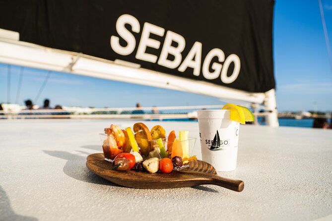 Key West Sunset Sail with Open Bar, Live Music and Hors D'oeuvres - Why this sunset sail works so well in Key West