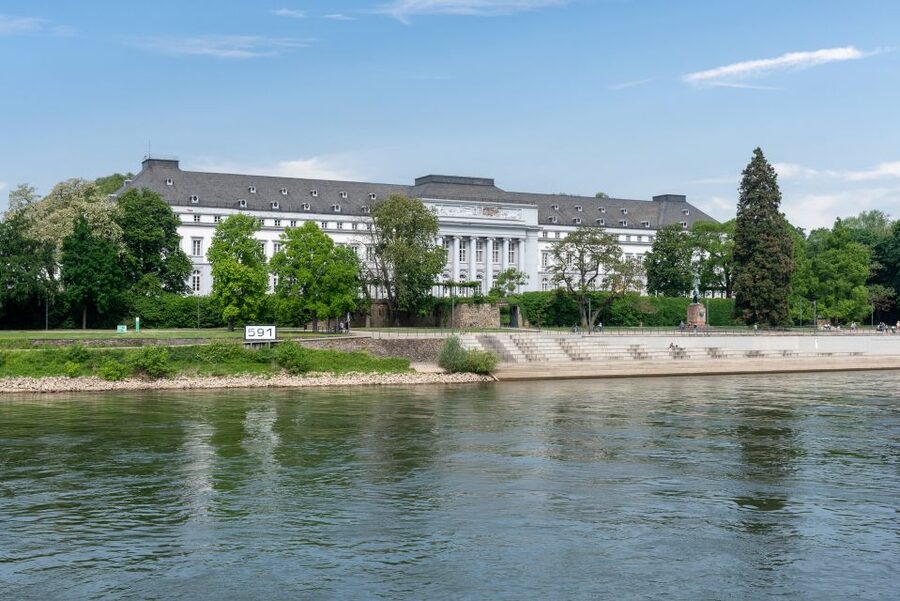 Koblenz: Old Town Sightseeing Cruise along the Rhine - Lahneck Castle and the wider river setting