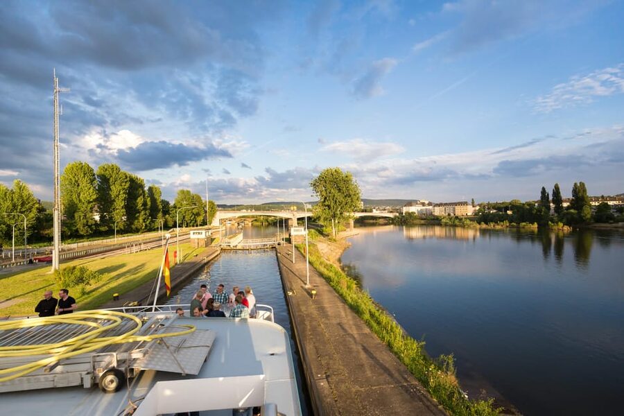 Koblenz: Panoramic Cruise on Moselle River to Winningen - Who will enjoy this Moselle cruise