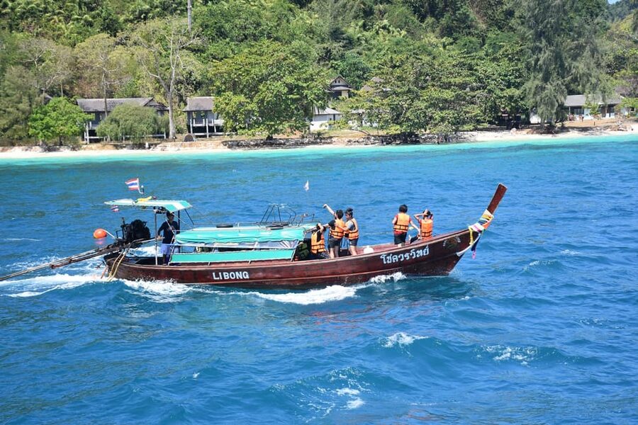 Koh Lanta: 4 Islands and Emerald Cave Tour by Longtail Boat - What the $35 price really covers