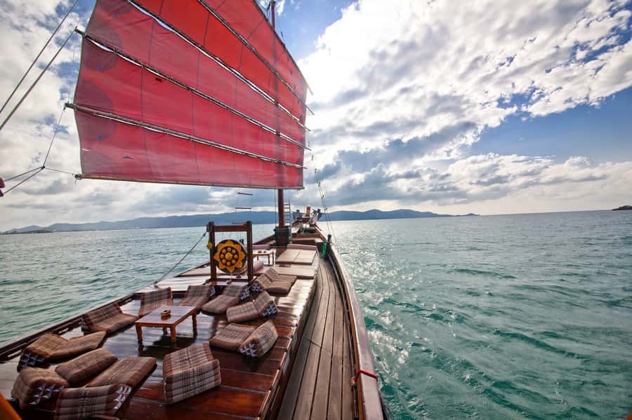 Koh Samui: Koh Phangan Island Full-Day Cruise with Sunset - Thai lunch with room to take seconds