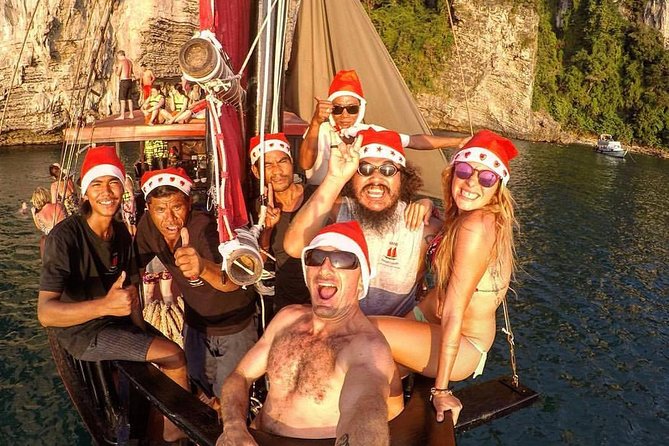 Krabi 4 Island Sunset Snorkeling Cruise + Bioluminescent Swim - Poda Island: dinner with the sunset