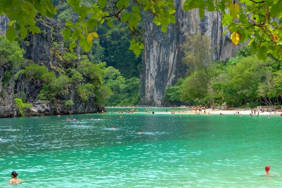 Krabi: Hong Islands Day Tour by Longtail Boat - Morning pickup and the wait at the pier