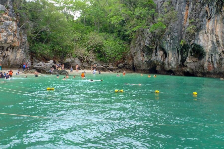 Krabi: Hong Islands Day Tour by Longtail Boat - Lading Island and the first snorkeling stop