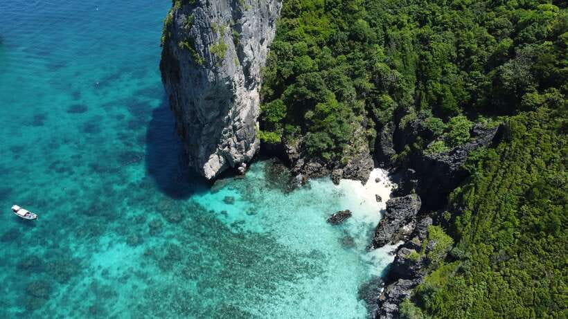Krabi: Phi Phi Islands Speedboat Tour with Buffet Lunch - Viking Cave from the water