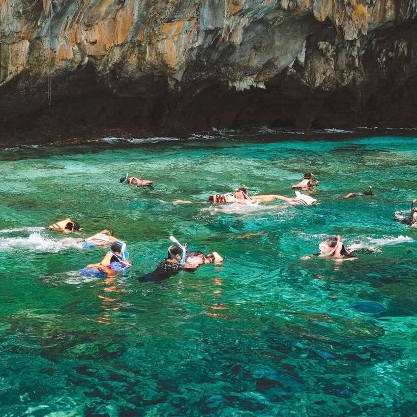 Krabi: Phi Phi Islands Speedboat Tour with Buffet Lunch - Lunch at Phi Phi Don