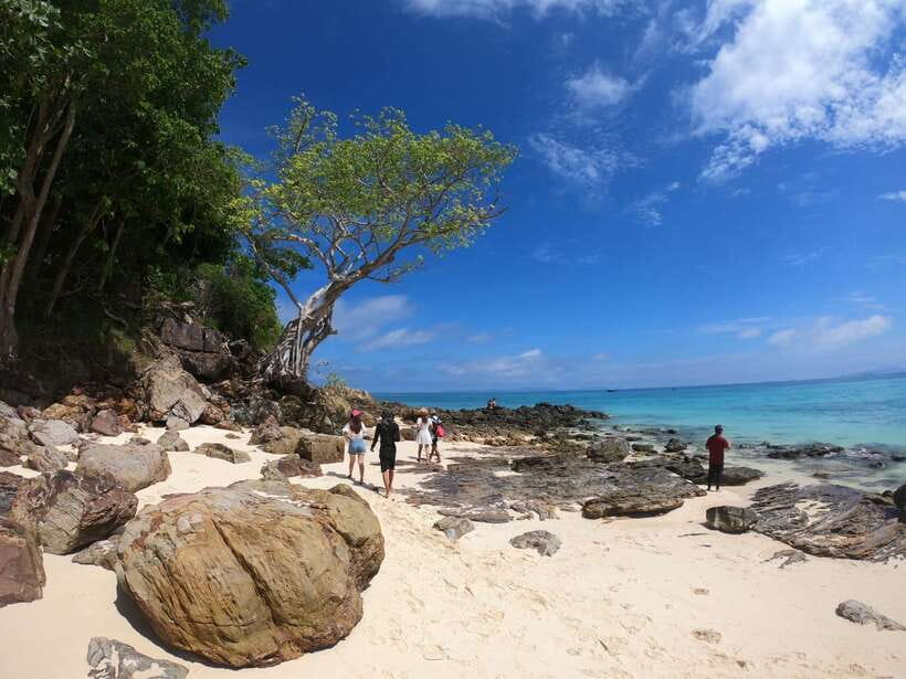 Krabi: Phi Phi Islands Speedboat Tour with Buffet Lunch - Loh Samah Bay and the walk to Maya Bay