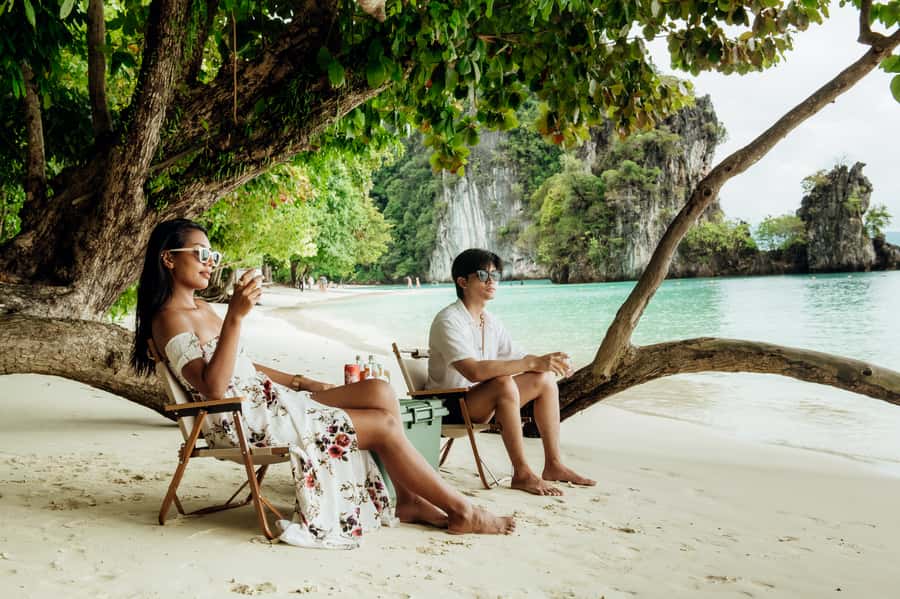 Krabi: Private Luxury Longtail Boat Island Hopping Tour - What your guide actually adds