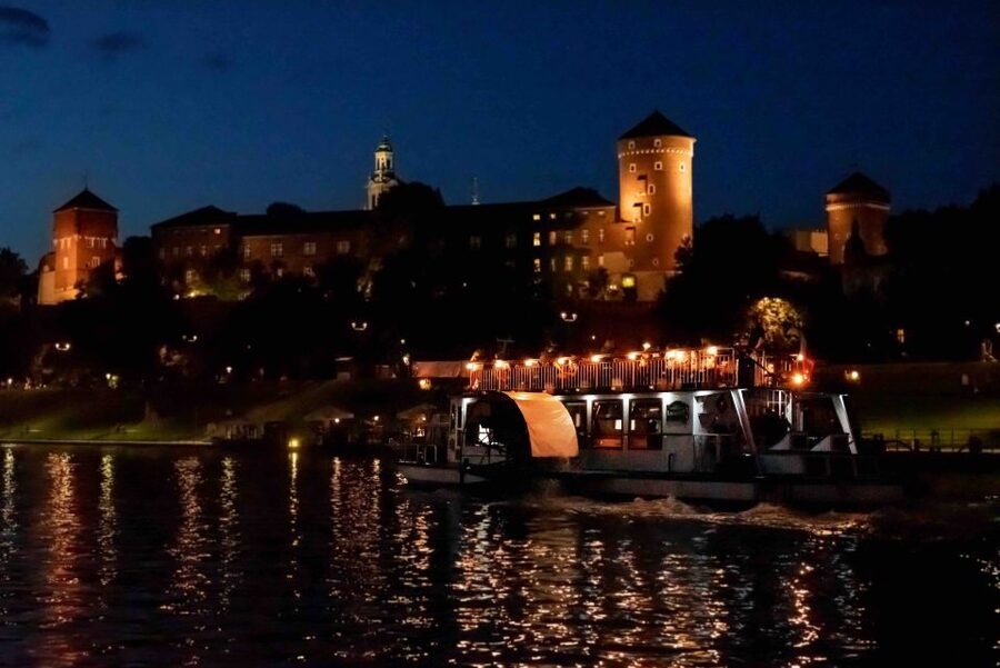 Krakow: 1-Hour Evening Vistula River Cruise - The audio guide: useful, but not the main attraction
