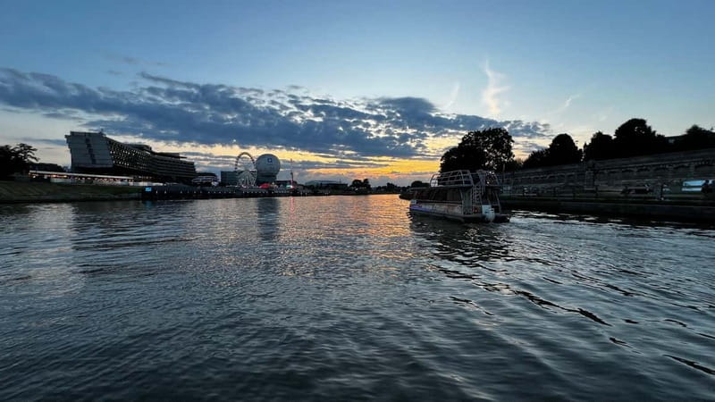 Krakow: Day or Night Vistula River Cruise with Audio Guide - Key points to know before you book