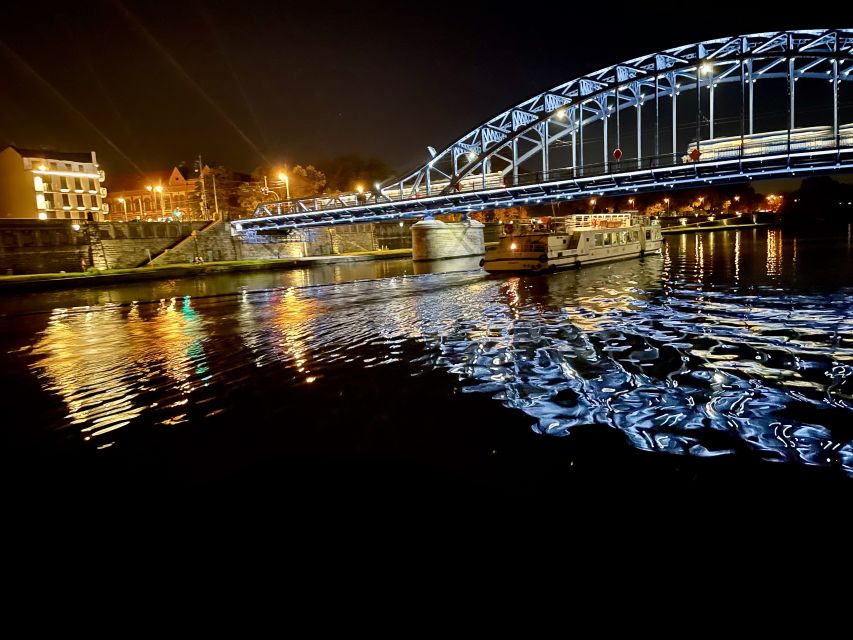 Krakow: Evening Cruise with a Glass of Wine - Leaving the pier beneath Wawel Castle