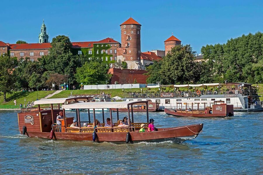 Krakow: Sightseeing Cruise by Vistula River - What the commentary can and cannot do