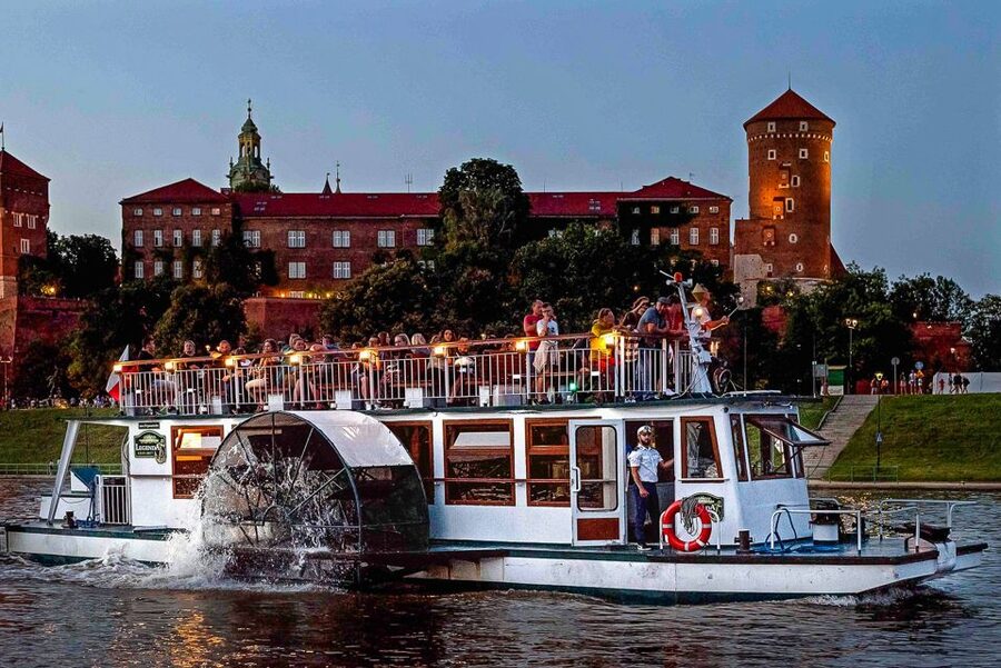 Krakow: Sightseeing Cruise by Vistula River - Why Wawel Castle is the highlight