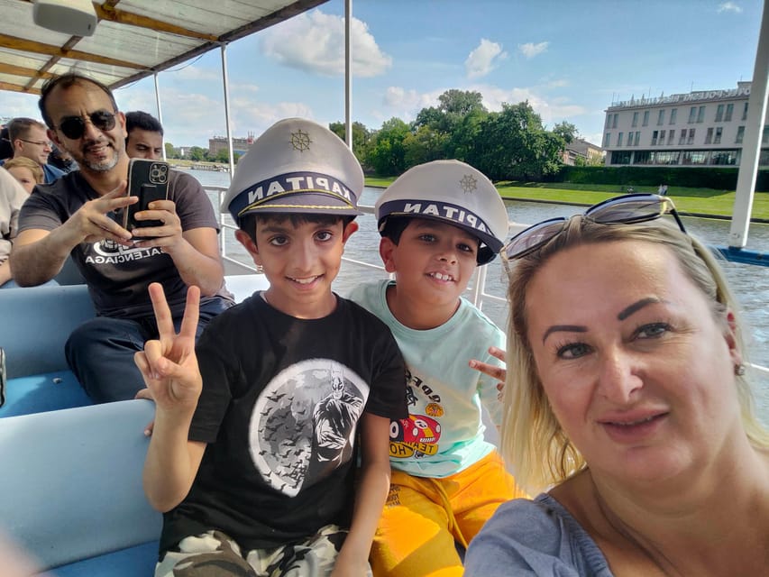 Krakow: Vistula River Cruise with Historical Views - Views toward Kościuszko Mound and Schloss Wartenberg