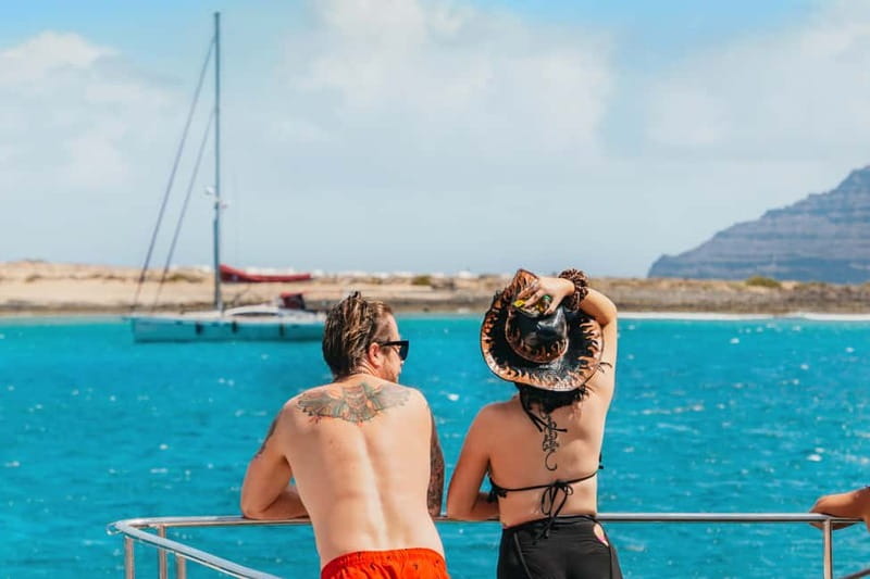 La Graciosa: Island Cruise with Lunch and Water Activities - The 30-Minute Ferry Across to La Graciosa