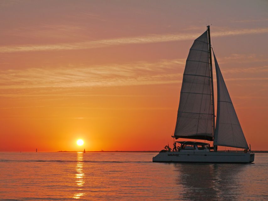 La Rochelle: 2-Hour Sunset Sailing Cruise - When the engine stops and the sails open