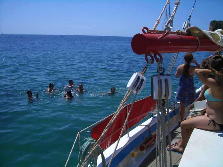 Lagos: Ponta Piedade Sail & Caves Cruise w/Portuguese Tapas - The small boat makes Ponta da Piedade special