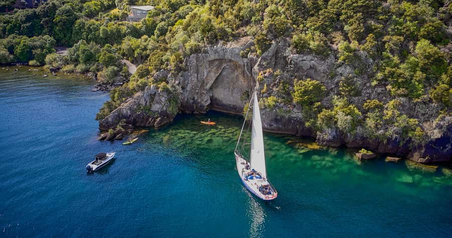 Lake Taupo: Classical Sailing to the Māori Rock Carvings - Why the Māori Rock Carvings are worth the boat ride