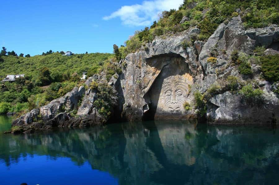 Lake Taupo: Maori Rock Carvings 10.30 AM 1.5-Hour Cruise - Key points at a glance