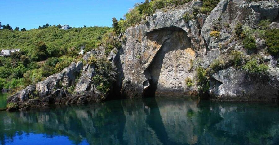 Lake Taupo: Maori Rock Carvings 10.30 AM 1.5-Hour Cruise - Commentary that adds meaning to the view