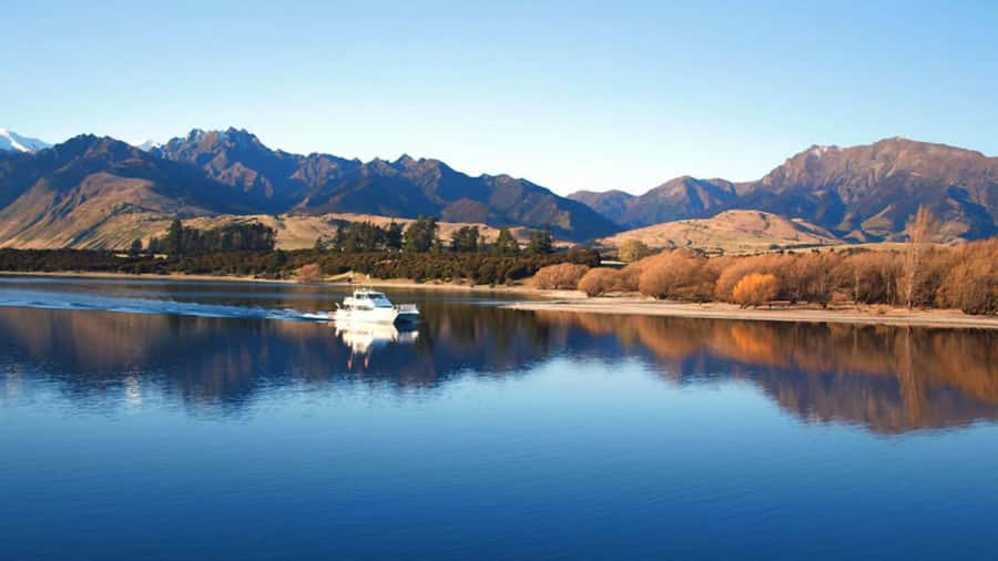 Lake Wanaka Happy Hour Cruise - Why this short cruise works so well in Wanaka