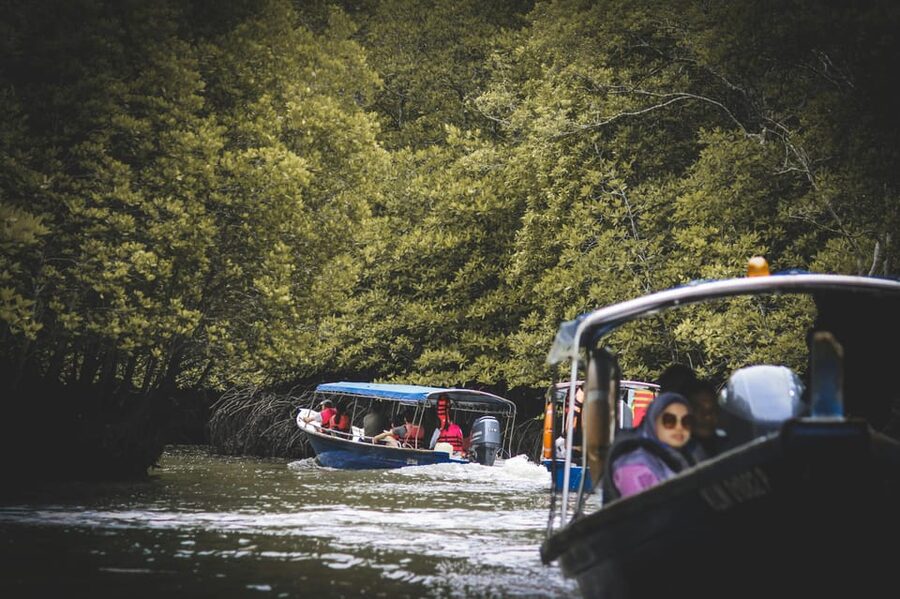 Langkawi: Island Hopping Shared Boat Tour - Guides, group style, and what to expect on board