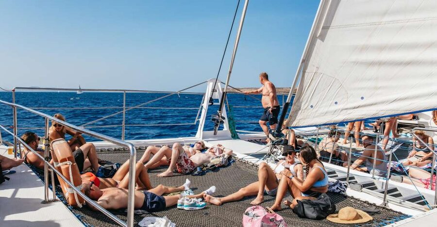 Lanzarote: Day Trip to the Papagayo Beaches by Catamaran - Sailing south from Puerto del Carmen