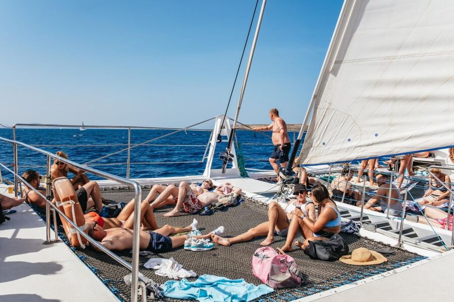 Lanzarote: Day Trip to the Papagayo Beaches by Catamaran - Lunch on board, with paella or pasta