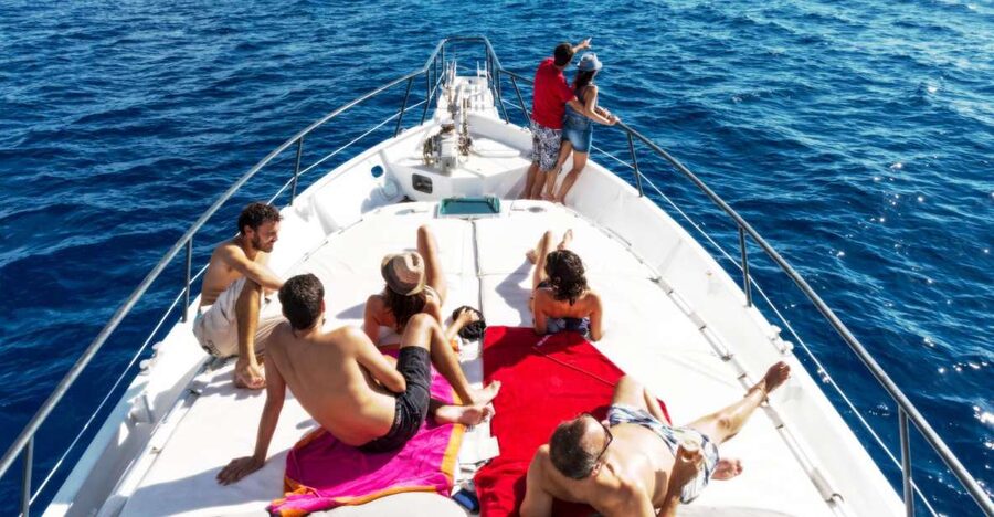 Lanzarote: Half-Day Chill Out Cruise at Papagayo Beach - Leaving Playa Blanca and following the coast