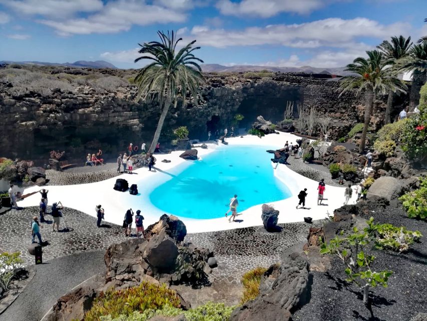 Lanzarote: Jameos del Agua & North Island for Cruise Guests - The Guinate viewpoint and views toward La Graciosa
